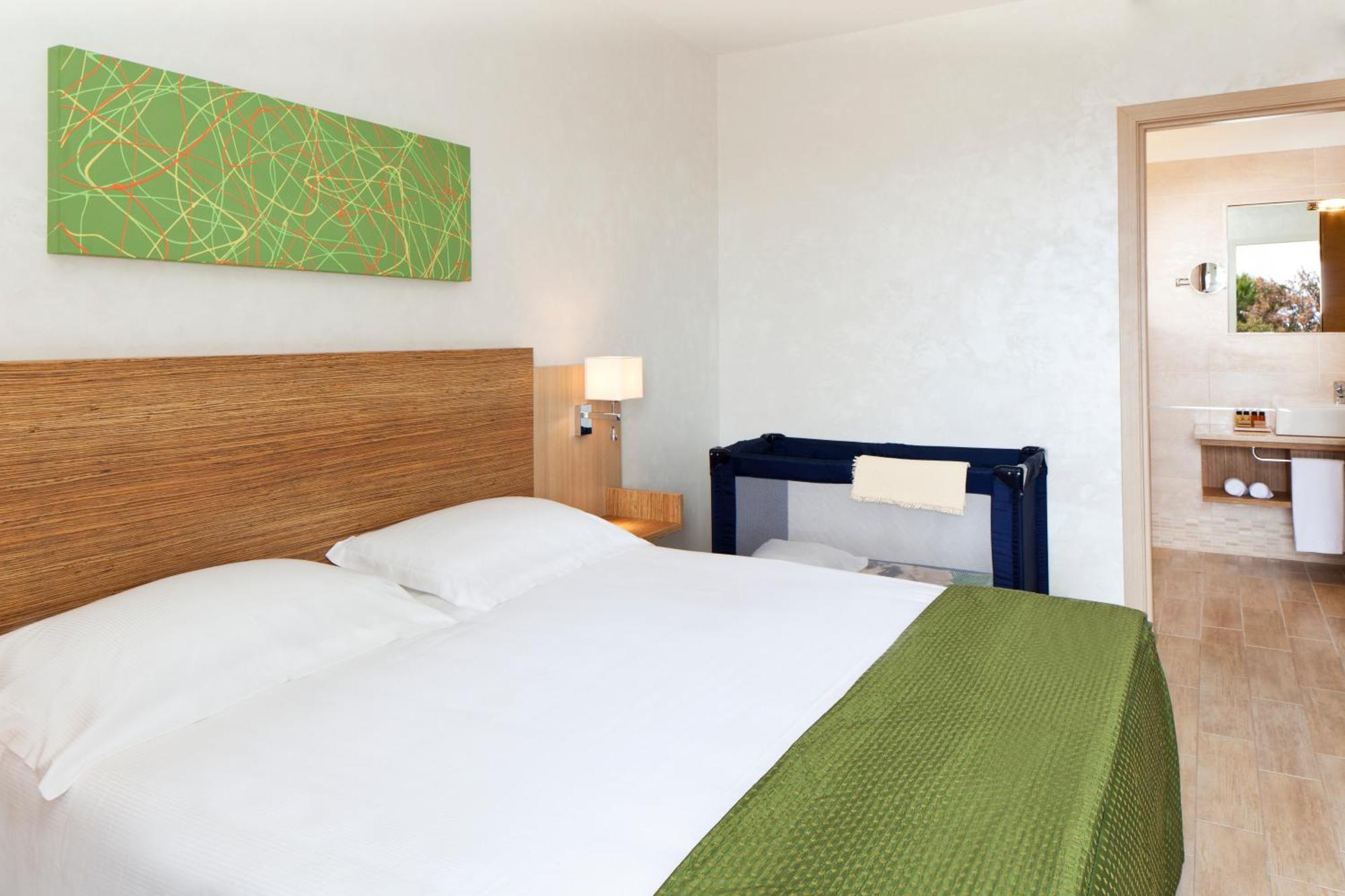Resort Golfo Del Sole 4*